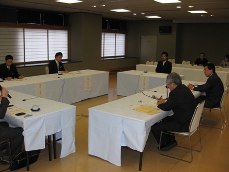 写真：懇談会の様子2
