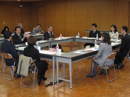 写真：懇談会の様子1