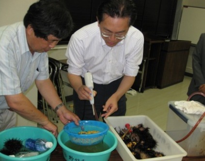 写真：懇談会の様子1