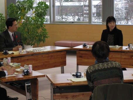 写真：懇談会の様子1