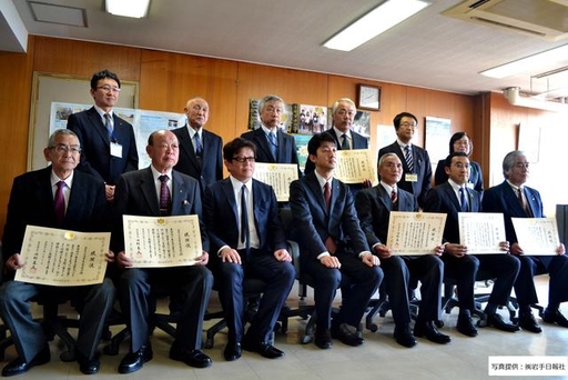 厚生労働大臣感謝状伝達式の集合写真