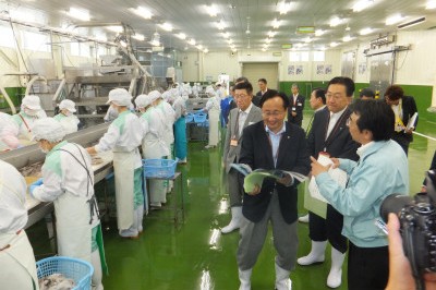 写真:第17回知事サミット視察の様子 株式会社おがよし