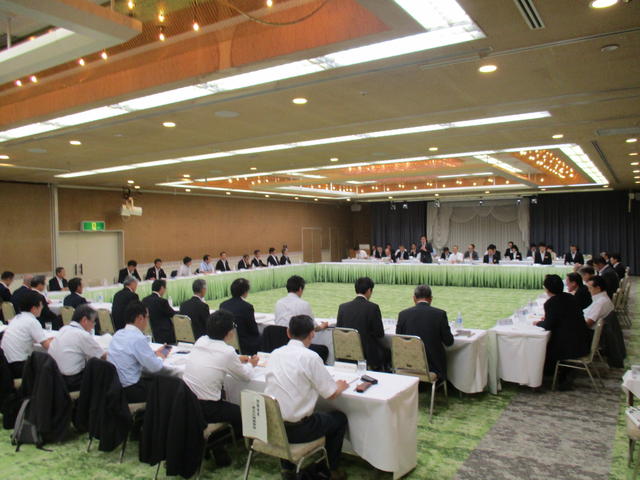 写真：会議の様子