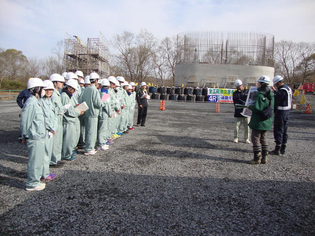 新小谷木橋の事業計画等を学ぶ一関工業高校土木科1年生の写真