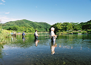 写真：鮎解禁日の様子