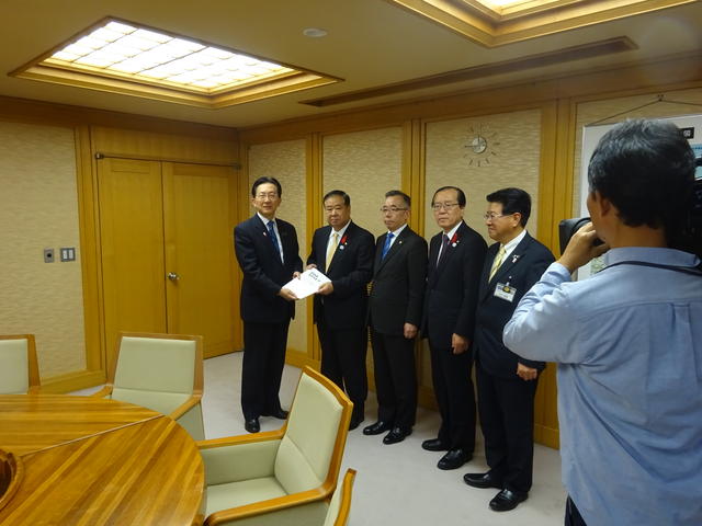 写真：岩手県市長会からの要望の様子