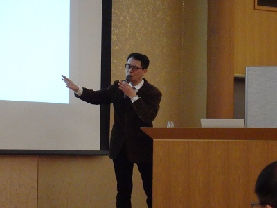 写真:畑中章宏氏 基調講演
