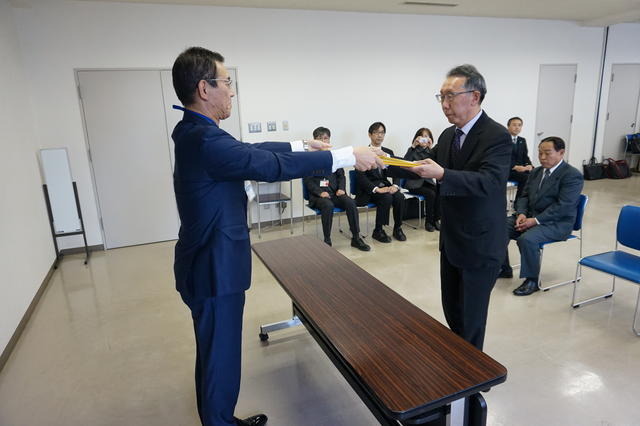 写真:表彰の様子2