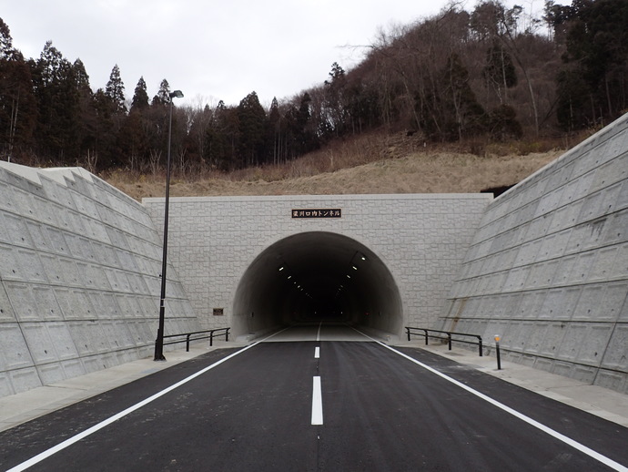 梁川口内トンネル終点側坑口