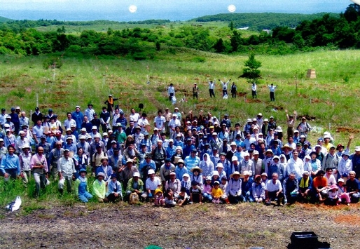 植樹活動の集合写真