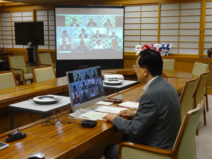 地域医療を担う医師の確保を目指す知事の会ウェブ会議写真