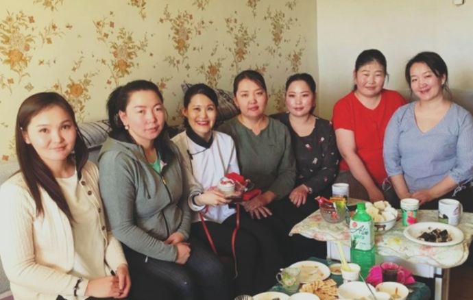 写真:急遽同僚が開いてくれた送別会