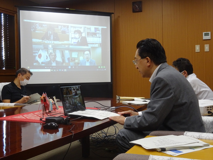 全国知事会コロナ対策会議写真