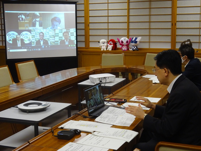 全国知事会議ウェブ会議写真