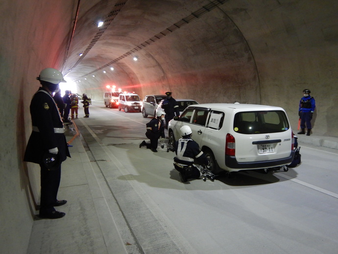 09通行障害車両移動訓練