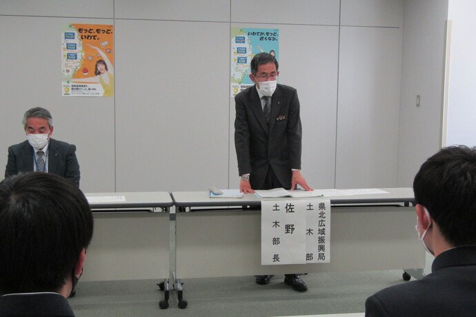 写真:報告会2