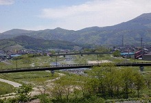 遠野市松崎町光興寺2地割【角鼻展望台】から見る早瀬川の景観