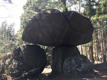 遠野市綾織　続石の景観