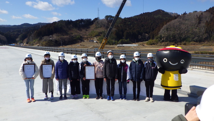 写真:高田小学校 及び 気仙小学校 児童の皆さん