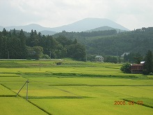 一関市大東町渋民　芦東山記念館前から見る田園と室根山の景観