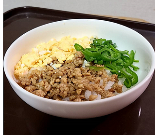 そぼろ丼