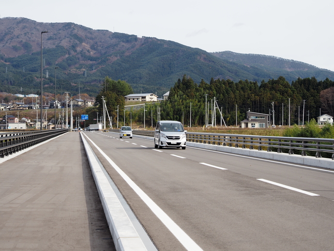 写真：開通状況（橋梁区間）