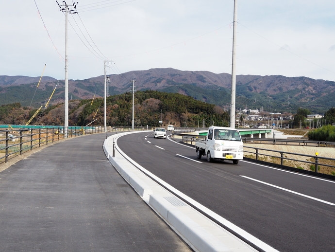 写真：開通状況（右岸側）