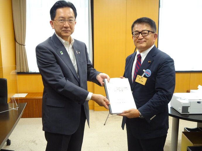 小寺裕雄 内閣府大臣政務官(科学技術政策、宇宙政策)写真