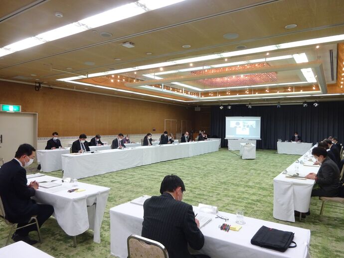 写真：委員会の様子1