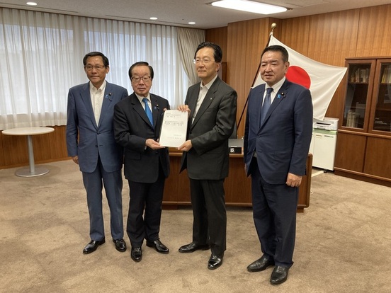復興庁 渡辺博道 大臣、小島敏文 副大臣、中野英幸 大臣政務官 写真