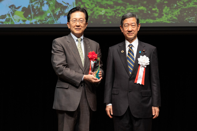 第5回ESGファイナンス・アワード・ジャパン「環境大臣賞 銀賞」受賞(金融部門-資金調達者部門)