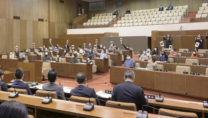 写真：親子県議会教室の様子