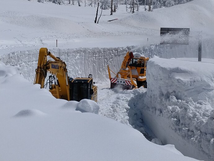 【令和7年4月9日掲載】八幡平アスピーテラインの除雪を進めています！開通後にぜひお越しください！