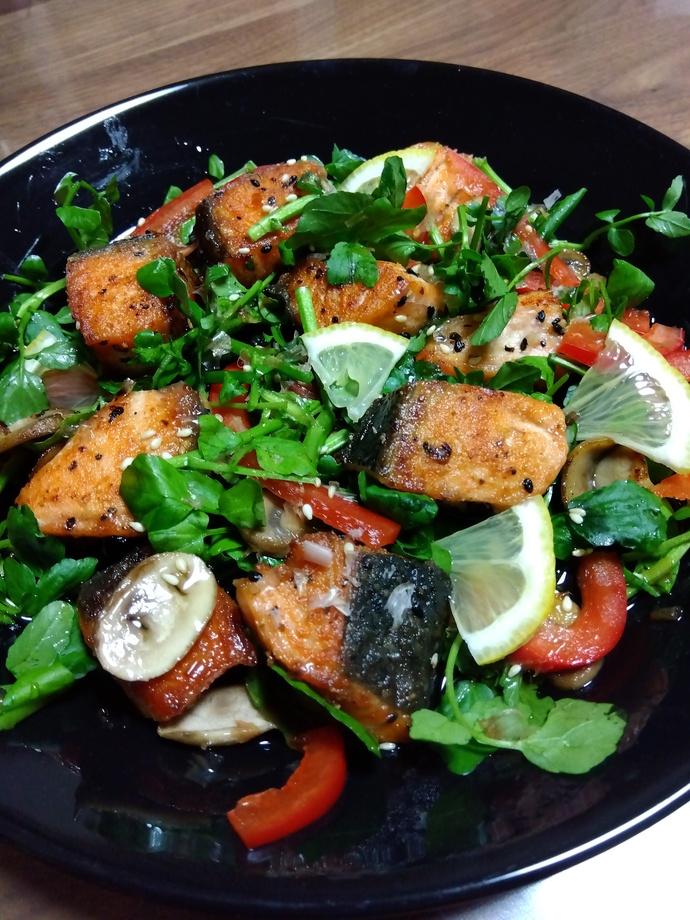 サーモンとクレソンのおかかサラダ