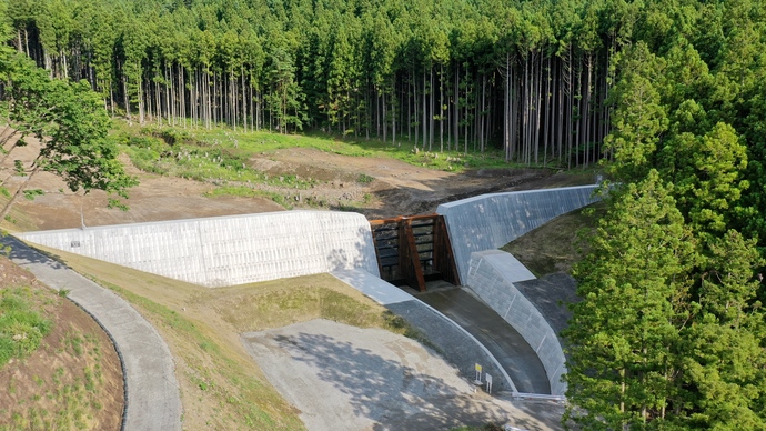 砂防堰堤の写真
