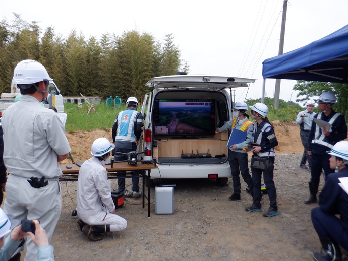 ドローン飛行実演